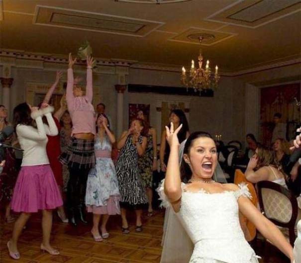 15 εικόνες που δείχνουν ότι στους γάμους γίνονται τα πιο τρελά πράγματα - Εικόνα9