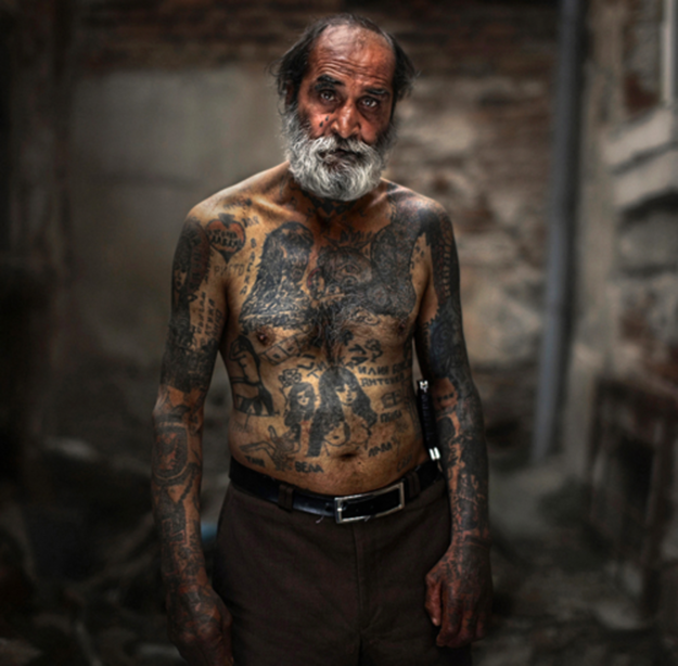 Πως θα είναι τα τατουάζ σας σε 40 χρόνια από τώρα ; (Φωτογραφίες) - Εικόνα0