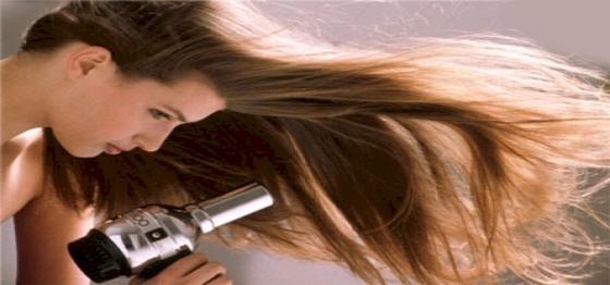 ΦΩΤΟΓΡΑΦΙΑ: Αυτός είναι ο σωστός τρόπος να λούζετε τα μαλλιά σας - Εικόνα-9