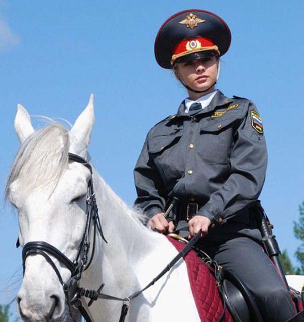 Φωτογραφίες από αστυνομικίνες στη Ρωσία που παρακαλάς να σε… συλλάβουν! - Εικόνα3