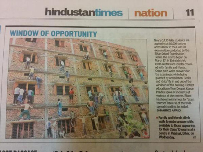Οι γονείς στην Ινδία σκαρφαλώνουν στα παράθυρα των σχολείων. Δεν διανοείστε για ποιο λόγο! - Εικόνα0