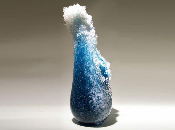 Δύο καλλιτέχνες δημιούργησαν εντυπωσιακά βάζα που μοιάζουν με κύματα των ωκεανών. - Εικόνα4