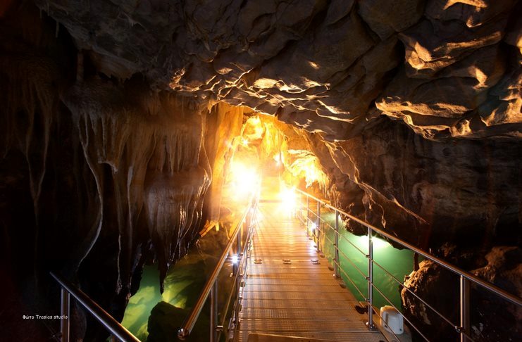Η μαγευτική σπηλιά που είχε τη φήμη ότι «έκρυβε» έναν.. δράκο στη Καστοριά - Εικόνα 0