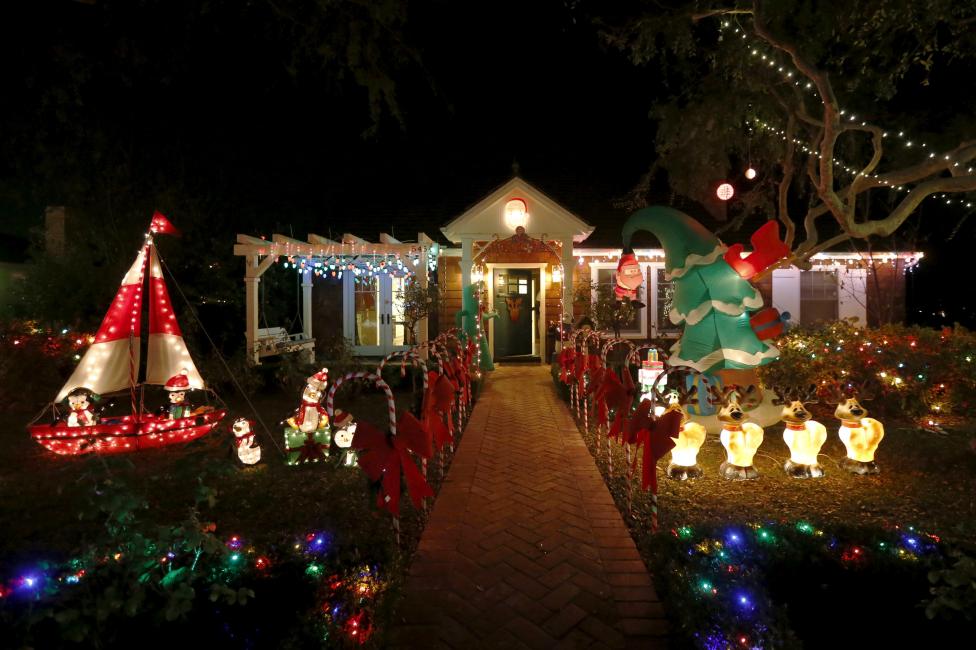 «Μάχη» για τα 20 καλύτερα στολισμένα χριστουγεννιάτικα σπίτια των ΗΠΑ (εικόνες) - Εικόνα16