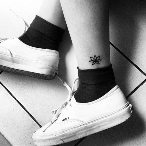 24 μικροσκοπικά και χαριτωμένα τατουάζ που ούτε η μαμά σου δεν θα μισήσει. (Photos) - Εικόνα13