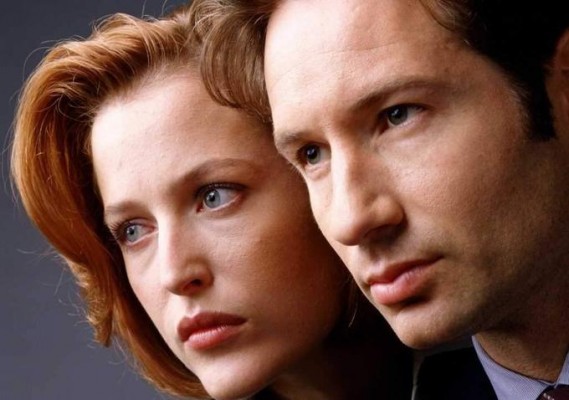 Ο Μόλντερ των X-Files ήταν άριστος μαθητής και μπασκετμπολίστας, που πήρε υποτροφία στο Πρίνστον. Ήταν ζευγάρι με την Τζάνις από τα φιλαράκια, και νοσηλεύτηκε για να απεξαρτηθεί από τον εθισμό στο σεξ - Εικόνα3