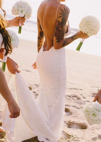 20 Όμορφες νύφες που ήξεραν πώς να αναδείξουν τα τατουάζ τους την ημέρα του γάμου. Μέρος 2ο - Εικόνα9