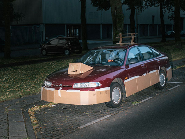 This Guy Walks Around At Night Pimping Random People’s Cars With Cardboard - Εικόνα7