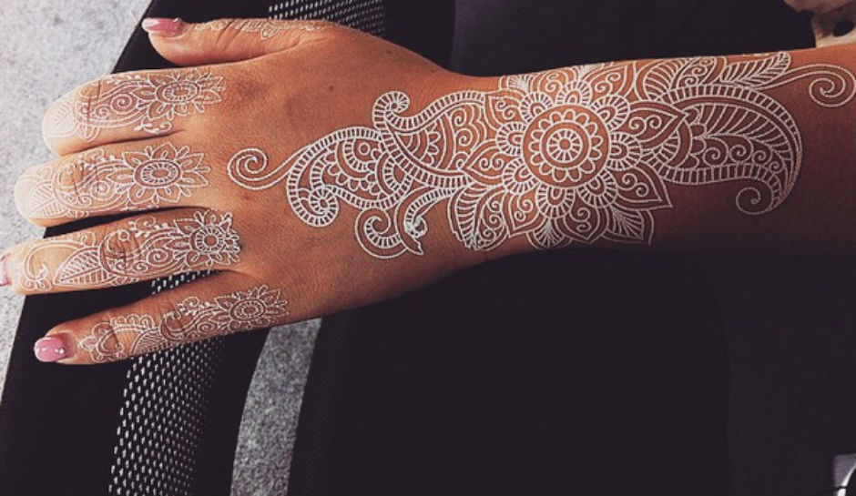 White henna tattoos: Το νέο απόλυτο trend που σύντομα θα βλέπουμε παντού! - Εικόνα-5