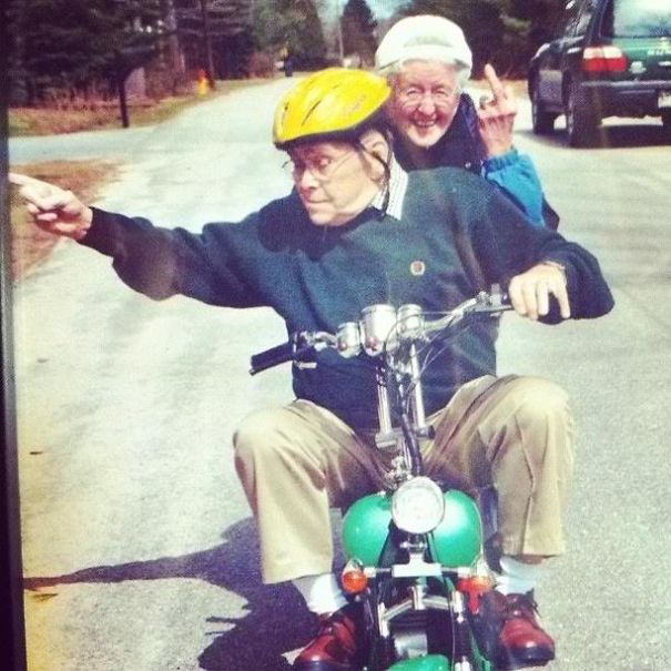 20 ζευγάρια ηλικιωμένων αποδεικνύουν ότι ποτέ δεν είναι αργά για διασκέδαση - Εικόνα10