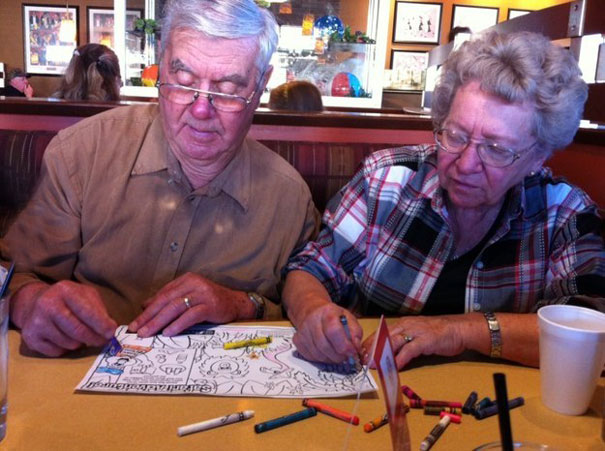 20 ζευγάρια ηλικιωμένων αποδεικνύουν ότι ποτέ δεν είναι αργά για διασκέδαση - Εικόνα9