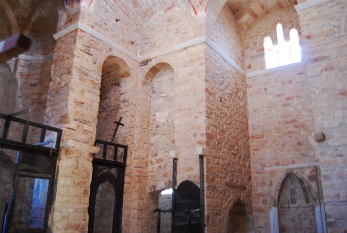 Η Αγία Σοφία της Μονεμβασιάς: Η εκκλησία που χτίστηκε στο χείλος του γκρεμού και μοιάζει με την Αγία Σοφία της Κωνσταντινούπολης - Εικόνα 7