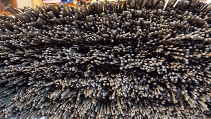 Αναρωτηθήκατε ποτέ πως μοιάζουν 10,000 αναμμένα σπινθηροβόλα στικάκια; - Εικόνα 2