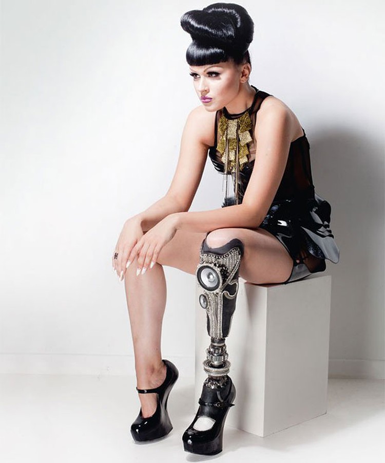 Disabled Beauty: Η Πρώτη Pop Star με Αναπηρία στον Κόσμο! - Εικόνα 6