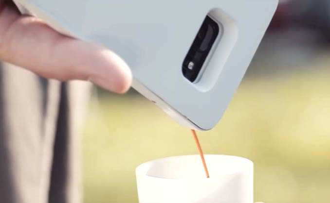 Δεν είναι ανέκδοτο: Τώρα η θήκη του κινητού σας θα φτιάχνει ΚΑΙ καφέ - Εικόνα 2