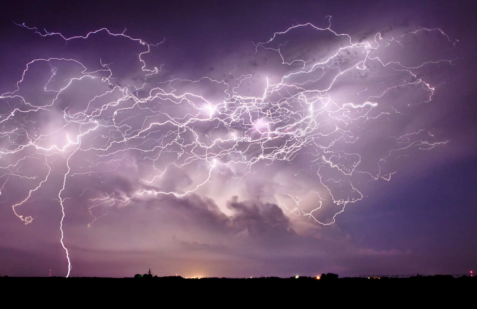 20 Εκπληκτικές φωτογραφίες από τον μεγαλύτερο κυνηγό καταιγίδων. Εντυπωσιακές. - Εικόνα 1