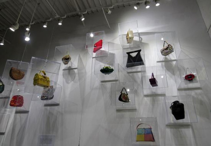 Η εξέλιξη της γυναικείας τσάντας σε ένα πρωτότυπο μουσείο των ΗΠΑ - Εικόνα 1