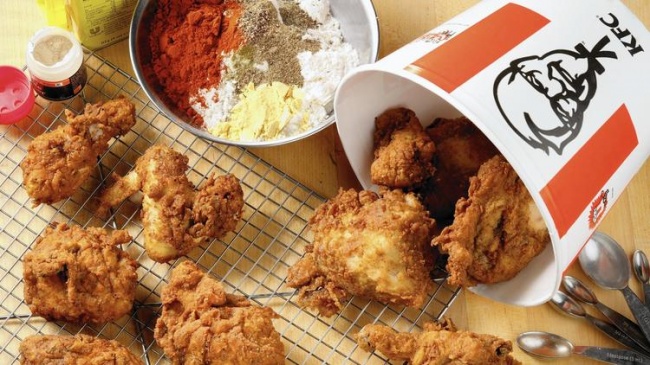 Επιτέλους έχουμε τη συνταγή για το κλασικό KFC κοτόπουλο από το 1940 - Εικόνα 3