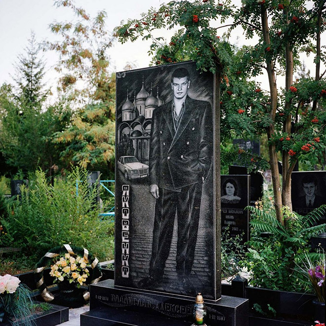 Οι Extravagant Τάφοι Ατόμων της Ρωσικής Μαφίας... - Εικόνα 3