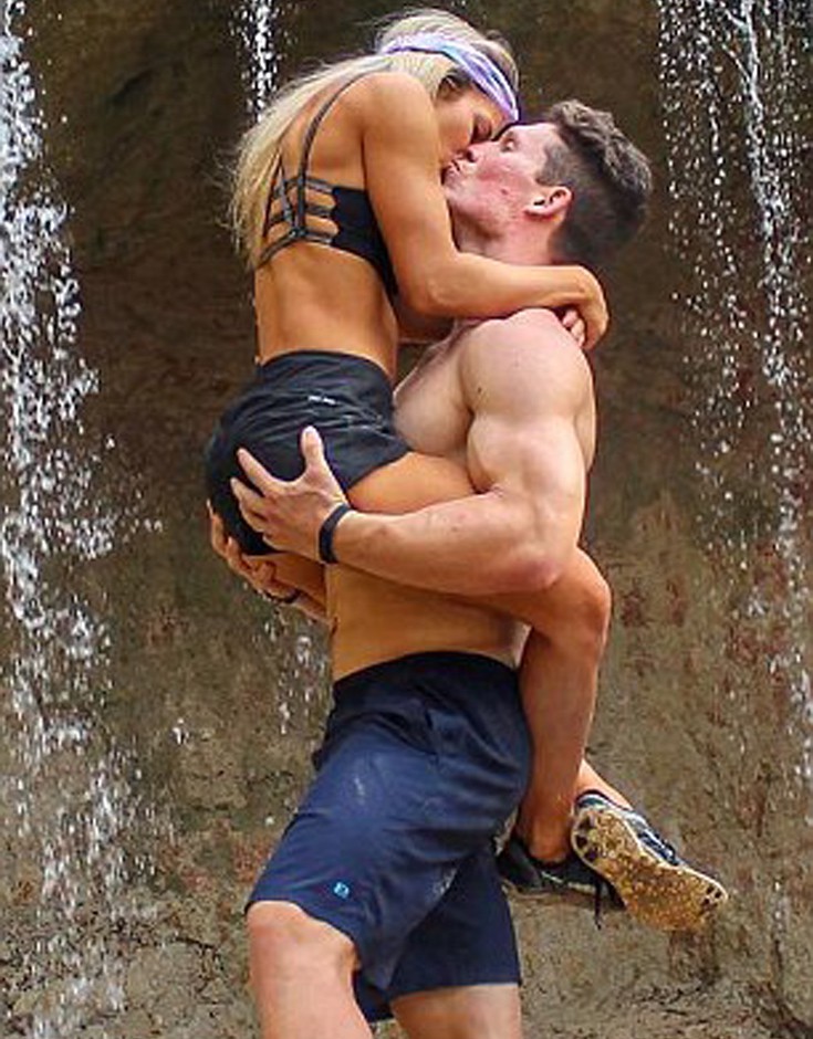 Το fitness ζευγάρι που έγινε «viral» με τα ακροβατικά του - Εικόνα 11