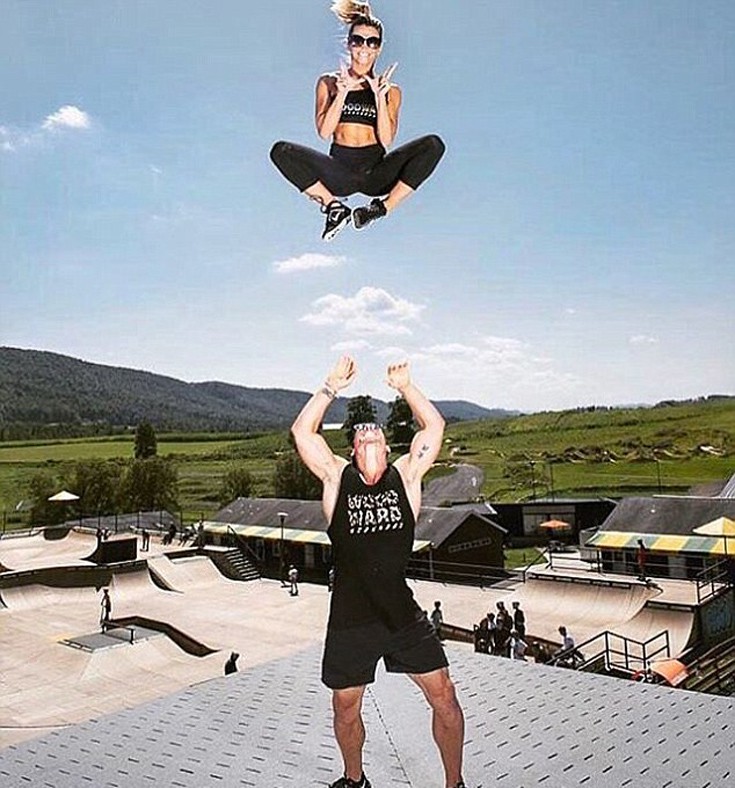 Το fitness ζευγάρι που έγινε «viral» με τα ακροβατικά του - Εικόνα 13