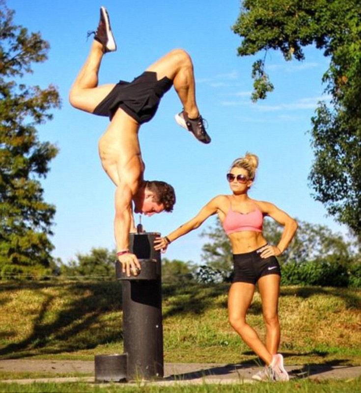 Το fitness ζευγάρι που έγινε «viral» με τα ακροβατικά του - Εικόνα 3