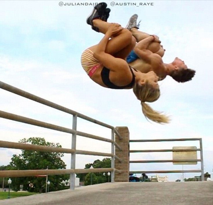 Το fitness ζευγάρι που έγινε «viral» με τα ακροβατικά του - Εικόνα 9