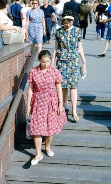 Φωτογραφίες ανθρώπων στους δρόμους της κάποτε ένδοξης σοβιετικής ένωσης - Εικόνα 12