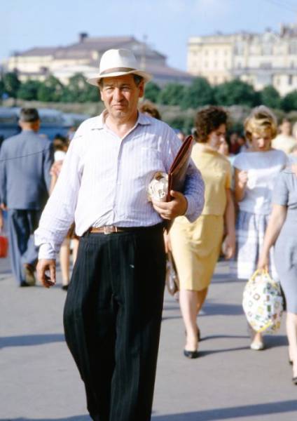 Φωτογραφίες ανθρώπων στους δρόμους της κάποτε ένδοξης σοβιετικής ένωσης - Εικόνα 17