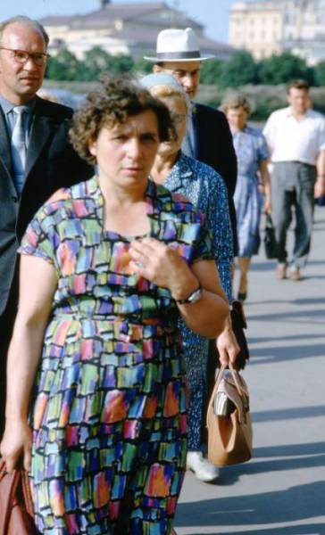 Φωτογραφίες ανθρώπων στους δρόμους της κάποτε ένδοξης σοβιετικής ένωσης - Εικόνα 20