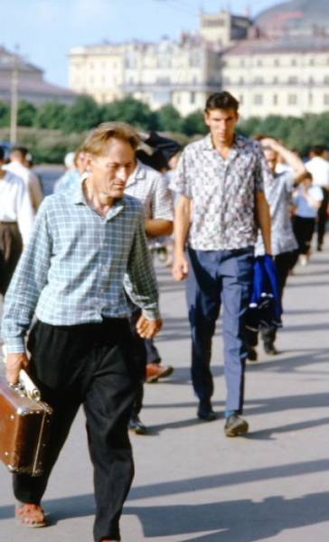 Φωτογραφίες ανθρώπων στους δρόμους της κάποτε ένδοξης σοβιετικής ένωσης - Εικόνα 21