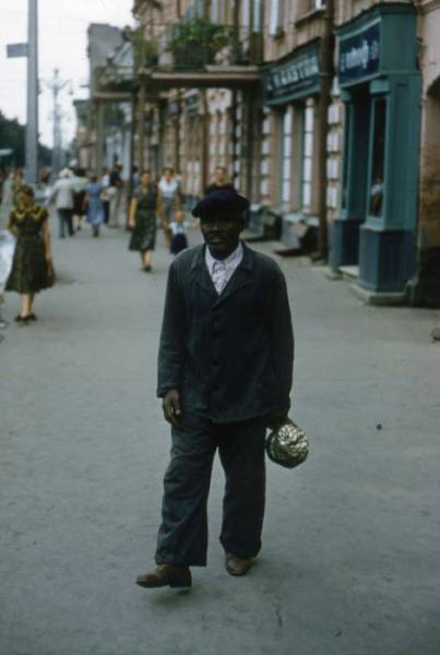 Φωτογραφίες ανθρώπων στους δρόμους της κάποτε ένδοξης σοβιετικής ένωσης - Εικόνα 37