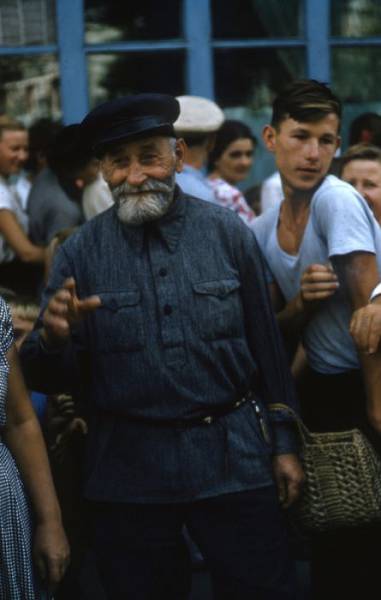Φωτογραφίες ανθρώπων στους δρόμους της κάποτε ένδοξης σοβιετικής ένωσης - Εικόνα 44