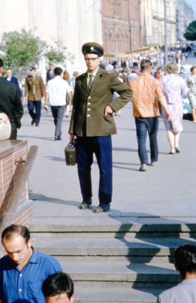 Φωτογραφίες ανθρώπων στους δρόμους της κάποτε ένδοξης σοβιετικής ένωσης - Εικόνα 8