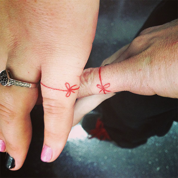 Γενναία ζευγάρια που διάλεξαν ταιριαστά γαμήλια τατουάζ αντί για δαχτυλίδια - Εικόνα 22