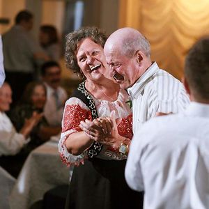 15  Ηλικιωμένα ζευγάρια που αποδεικνύουν ότι η αγάπη δεν έχει όριο ηλικίας - Εικόνα 47