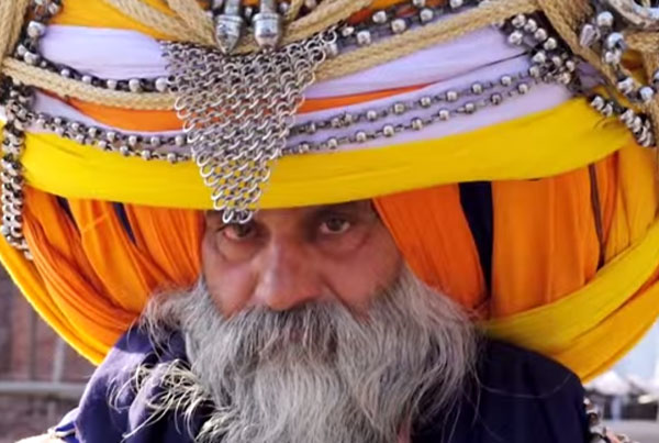 Ινδός Σιχ φοράει απίστευτο τουρμπάνι βάρους 90 κιλών! - Εικόνα 2