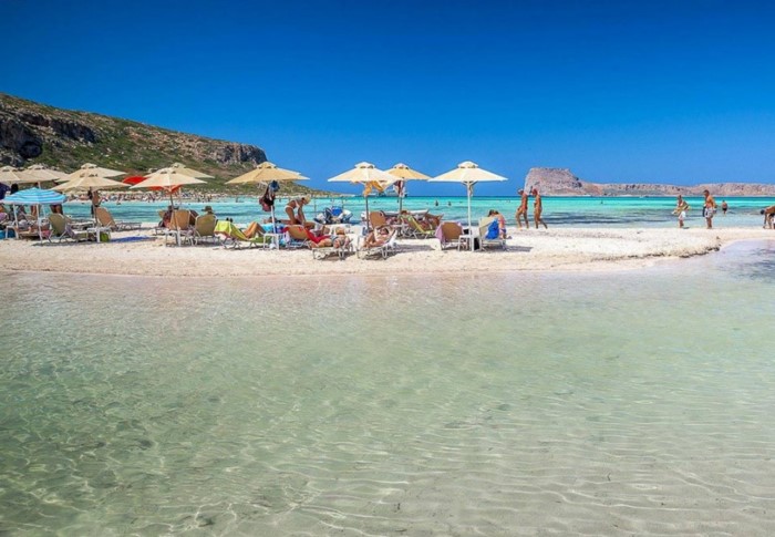 Κάπως έτσι μοιάζει ο Παράδεισος.. Η παραλία της Ελλάδας με τη ροζ άμμο, τα αμέτρητα κοχύλια και την εξωπραγματική ομορφιά - Εικόνα 10