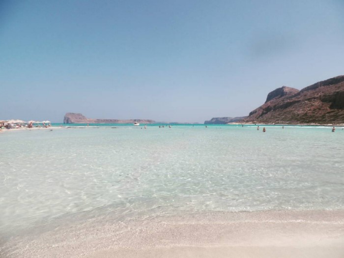 Κάπως έτσι μοιάζει ο Παράδεισος.. Η παραλία της Ελλάδας με τη ροζ άμμο, τα αμέτρητα κοχύλια και την εξωπραγματική ομορφιά - Εικόνα 12