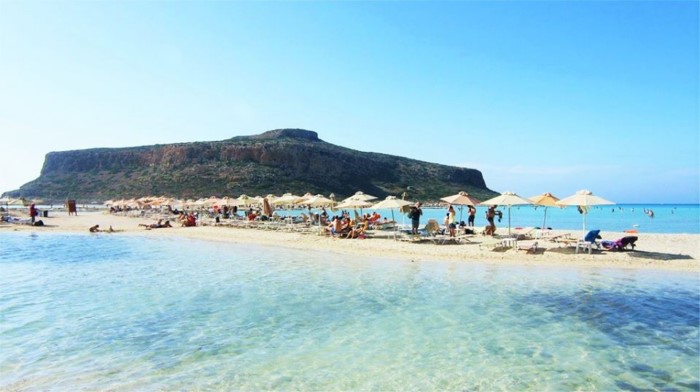 Κάπως έτσι μοιάζει ο Παράδεισος.. Η παραλία της Ελλάδας με τη ροζ άμμο, τα αμέτρητα κοχύλια και την εξωπραγματική ομορφιά - Εικόνα 17