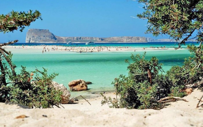 Κάπως έτσι μοιάζει ο Παράδεισος.. Η παραλία της Ελλάδας με τη ροζ άμμο, τα αμέτρητα κοχύλια και την εξωπραγματική ομορφιά - Εικόνα 18