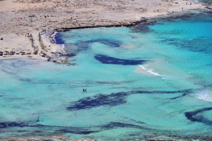 Κάπως έτσι μοιάζει ο Παράδεισος.. Η παραλία της Ελλάδας με τη ροζ άμμο, τα αμέτρητα κοχύλια και την εξωπραγματική ομορφιά - Εικόνα 19