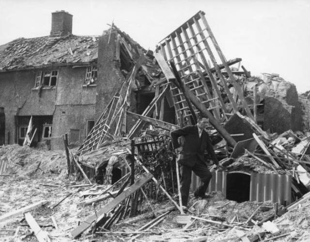 Ένα καταφύγιο για εναέριες επιδρομές στη Μεγάλη Βρετανία κατά τη διάρκεια του Β Παγκοσμίου Πολέμου! - Εικόνα 3