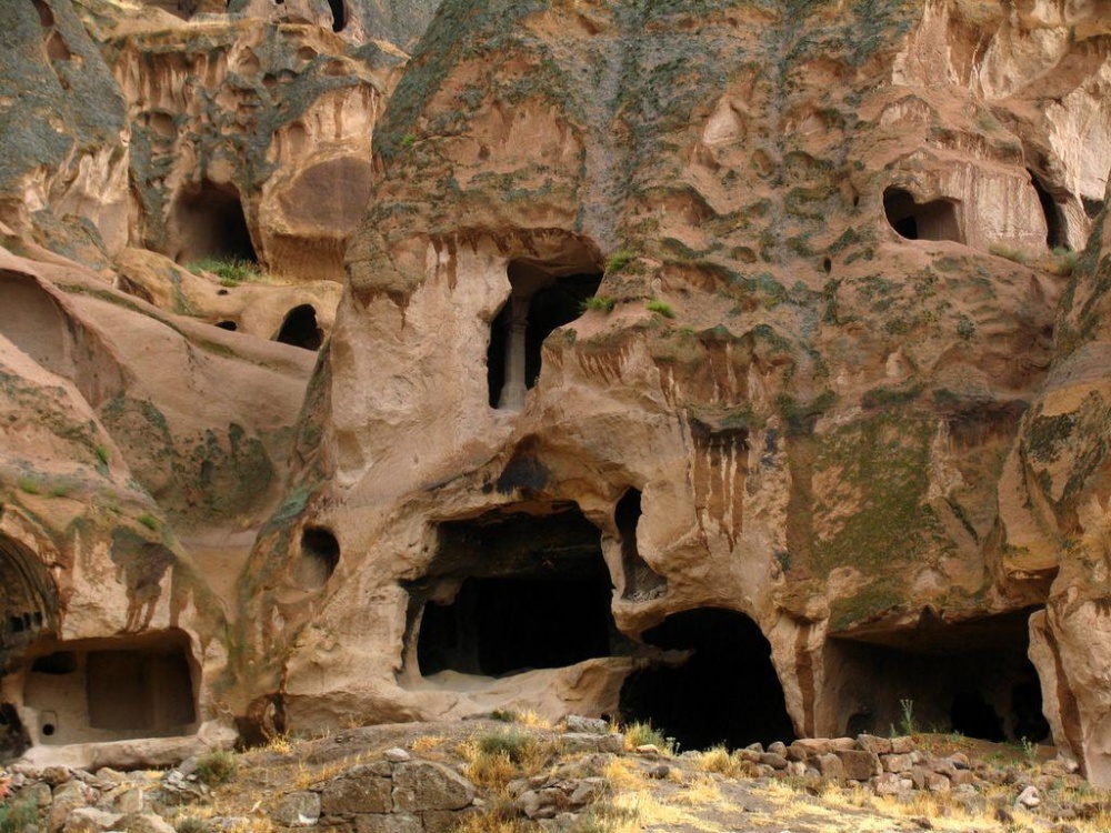 Καθώς Επισκεύαζε το υπόγειό του ανακάλυψε αυτή τη Πέτρινη Είσοδο. Όταν μπήκε μέσα Μεταφέρθηκε 3.000 Χρόνια πίσω στο Χρόνο! - Εικόνα 11