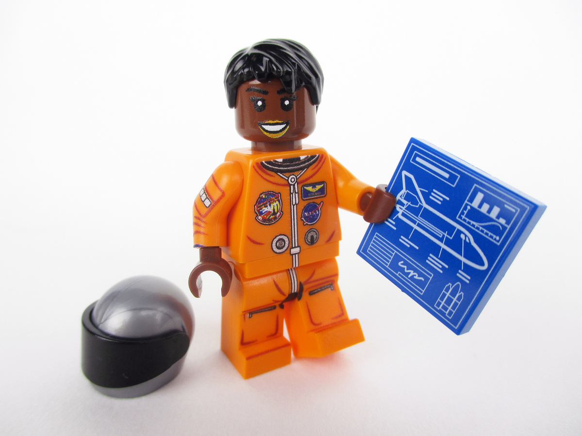Η Lego με τις νέες φιγούρες της τιμά τις γυναίκες της επιστήμης, ξεκινώντας από τις «γυναίκες της ΝΑSA» - Εικόνα13
