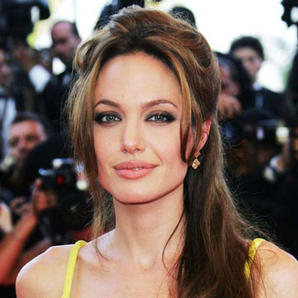 Η μεταμόρφωση της Angelina Jolie με το πέρασμα των χρόνων - Εικόνα 10