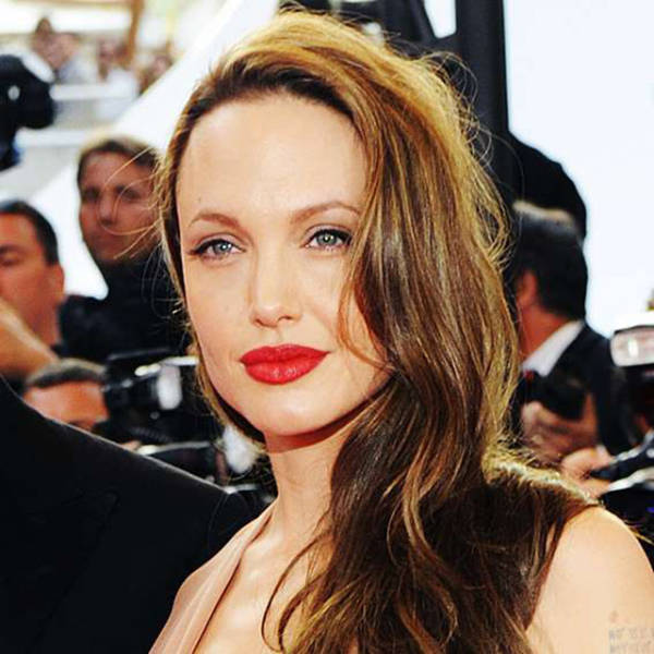 Η μεταμόρφωση της Angelina Jolie με το πέρασμα των χρόνων - Εικόνα 14
