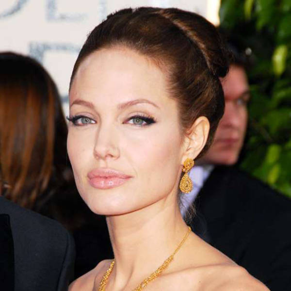 Η μεταμόρφωση της Angelina Jolie με το πέρασμα των χρόνων - Εικόνα 9