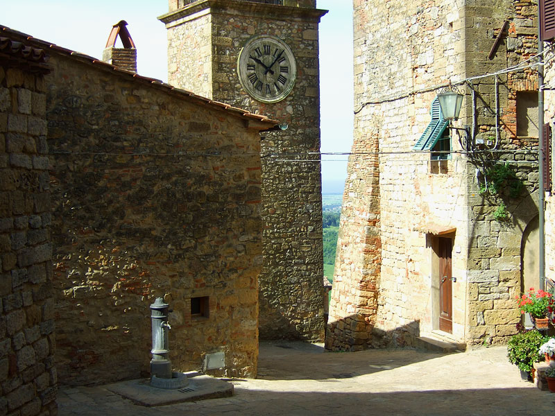 Το μικρότερο μεσαιωνικό χωριό της Μεσογείου -Ατμόσφαιρα παραμυθιού [εικόνες] - Εικόνα3
