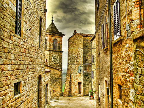 Το μικρότερο μεσαιωνικό χωριό της Μεσογείου -Ατμόσφαιρα παραμυθιού [εικόνες] - Εικόνα5